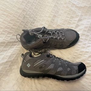 NWOT tags Columbia hiking shoes